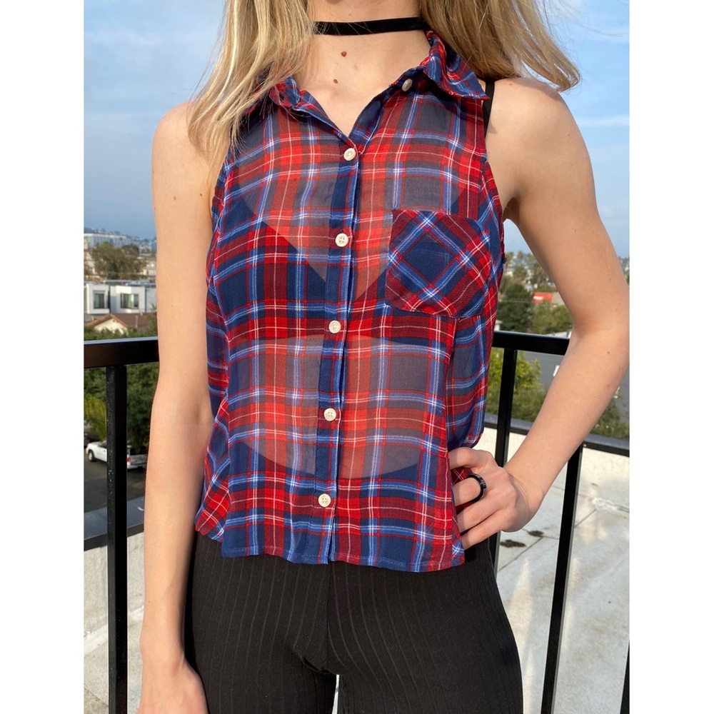 Plaid Sleeveless Collared Button Down Top - Aeropostale